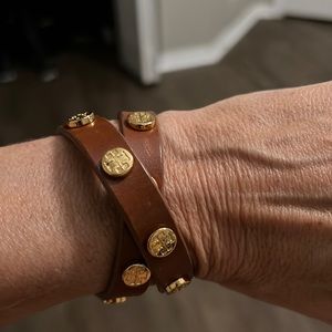 Tory Burch leather wrap bracelet in brown with gold.